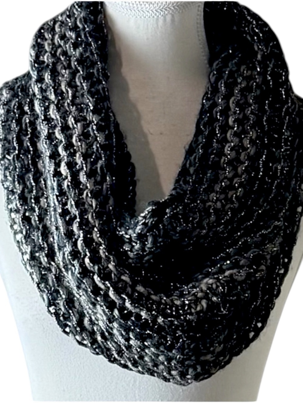 Steve Madden Metallic Infinity Scarf Black Gray Chunky Knit Cowl Womens OS